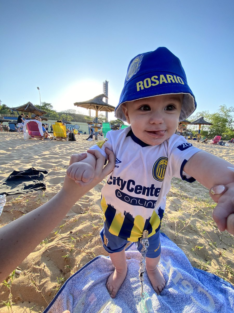 AgustinaLuz_'s tweet photo. Dice Marquito Gaston que sigan pintando palmeras 🤣🇺🇦 https://t.co/aN9qXveBHW