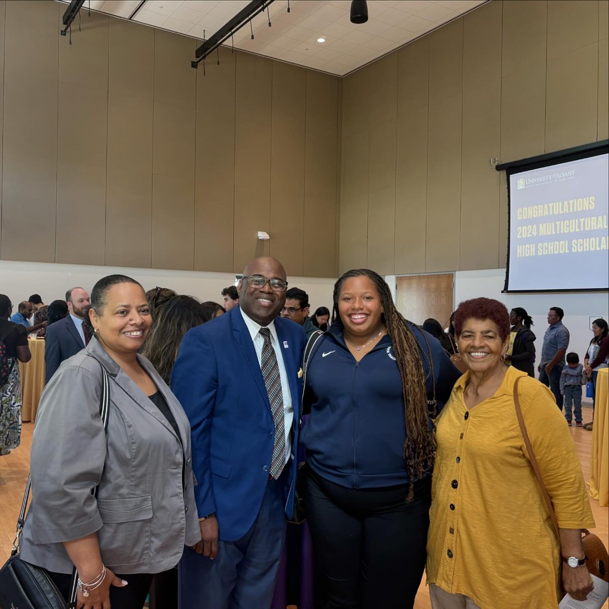 SamJCaldwell's tweet photo. Celebrating the #UAlbany 2024 Multicultural High School Scholars!! 🎉🎉A huge thank you to all who attended this event to support the dedication of each of these future #GreatDane scholars. #familyweekend #ualbanybound @MikeChristakis https://t.co/zEa35Ldg8y