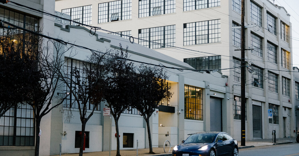 OpenAI in Talks That Value Company at $150 Billion: The San Francisco start-up hopes to raise $6.5 billion as part of an aggressive push for more investment. nytimes.com/2024/09/11/tec… #Technology #Tech #FutureTech