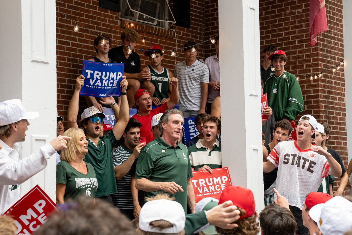 TeamTrump's tweet photo. The Team Trump Bus Tour stopped by Pi Kappa Alpha at Michigan State in East Lansing — and they were FIRED UP.

38 DAYS.

https://t.co/6igA5aX2Ui https://t.co/o5rpsqmU4d