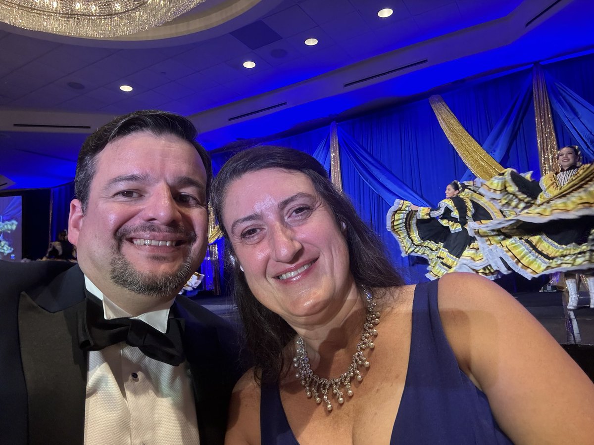 Daniel Carrizosa (@dcarrizosamd) on Twitter photo Celebrating amazing people and my fabulous Cultura Latina at Charlotte Excellente awards. Congratulations to Mellisa Wheeler on her award! <a href="/LevineCancer/">Levine Cancer</a> <a href="/AtriumHealth/">Atrium Health</a> <a href="/lanoticia/">La Noticia</a> Celebrating amazing people and my fabulous Cultura Latina at Charlotte Excellente awards. Congratulations to Mellisa Wheeler on her award! <a href="/LevineCancer/">Levine Cancer</a> <a href="/AtriumHealth/">Atrium Health</a> <a href="/lanoticia/">La Noticia</a>