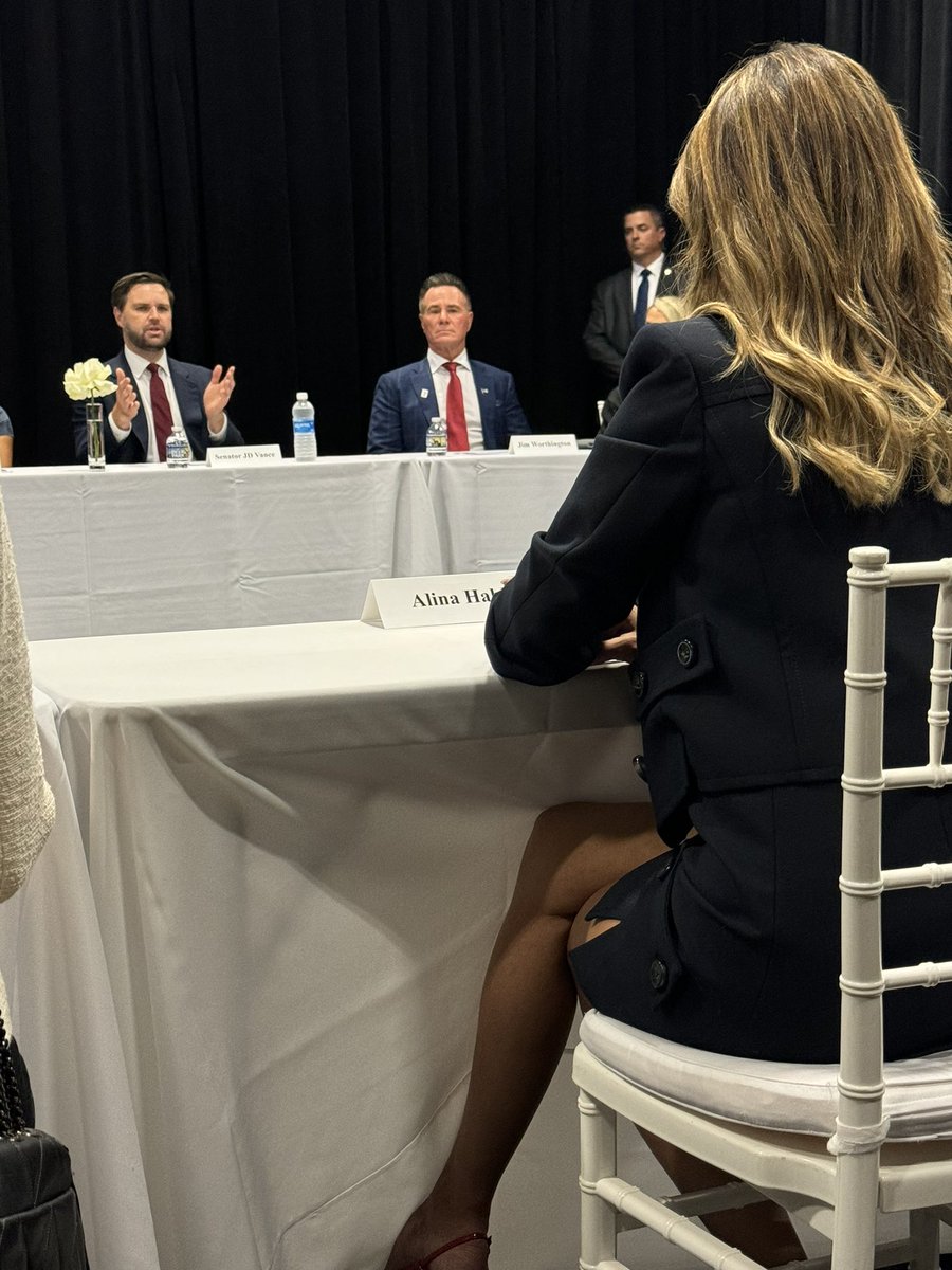 AlinaHabba's tweet photo. Round table action - time to flip PA! 
🇺🇸 Trump Vance 2024 🇺🇸 https://t.co/VgZVwEvoht