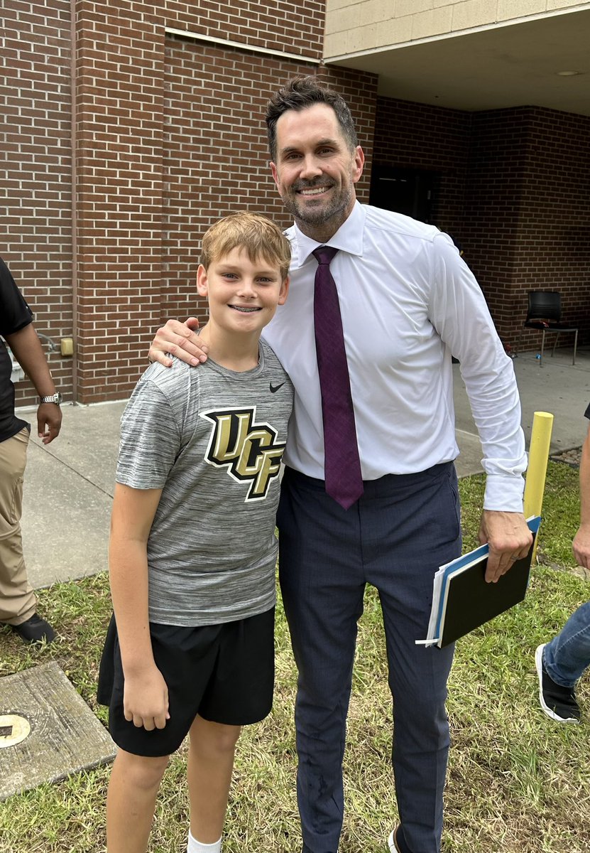 Freyer_B's tweet photo. @MattLeinartQB Thanks for taking the time today to say hi to this young fella… https://t.co/luXvzghXnW