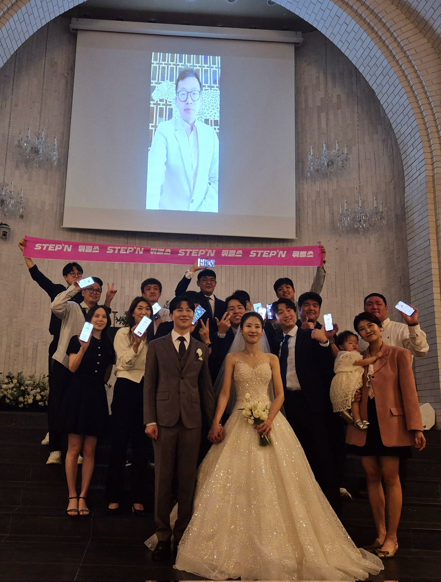STEPN_KR's tweet photo. 🧡STEPNer X STEPNer Wedding🧡 💑

Today is the 2 STEPNER is getting married! It's my little Sister! 😄😄 My sister met husband at 'STEPN Korean Meetup' and even got married! 
A lot of STEPNers attended the wedding yesterday, and we had a great time together. https://t.co/8AJhPVHDYx