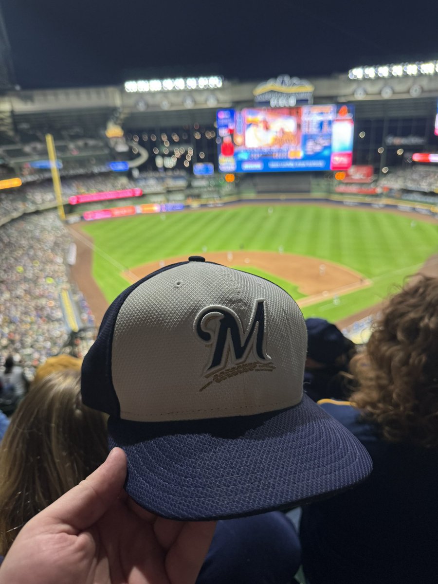 Carson’s Caps tweet media