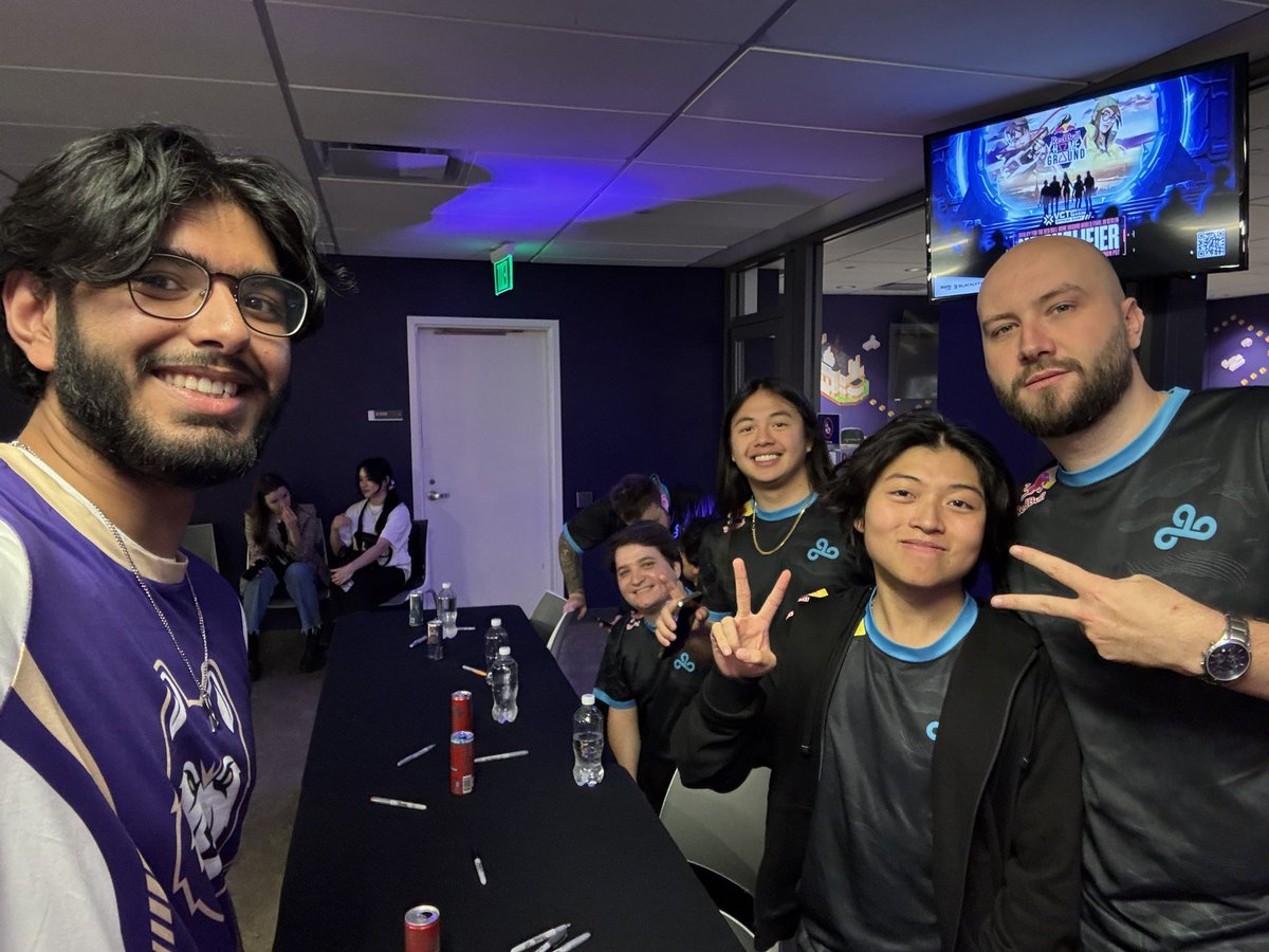 UW Vardizzle tweet media