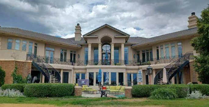 Moffat_Glass's tweet image. Think double-pane glass only comes in rectangles &amp;amp; squares? Think again! We custom-ordered a new glass for a stunning round window, replacing the fogged old pane. Moffat Glass covers all your needs, custom or not! #MoffatGlass #customglass #latestproject