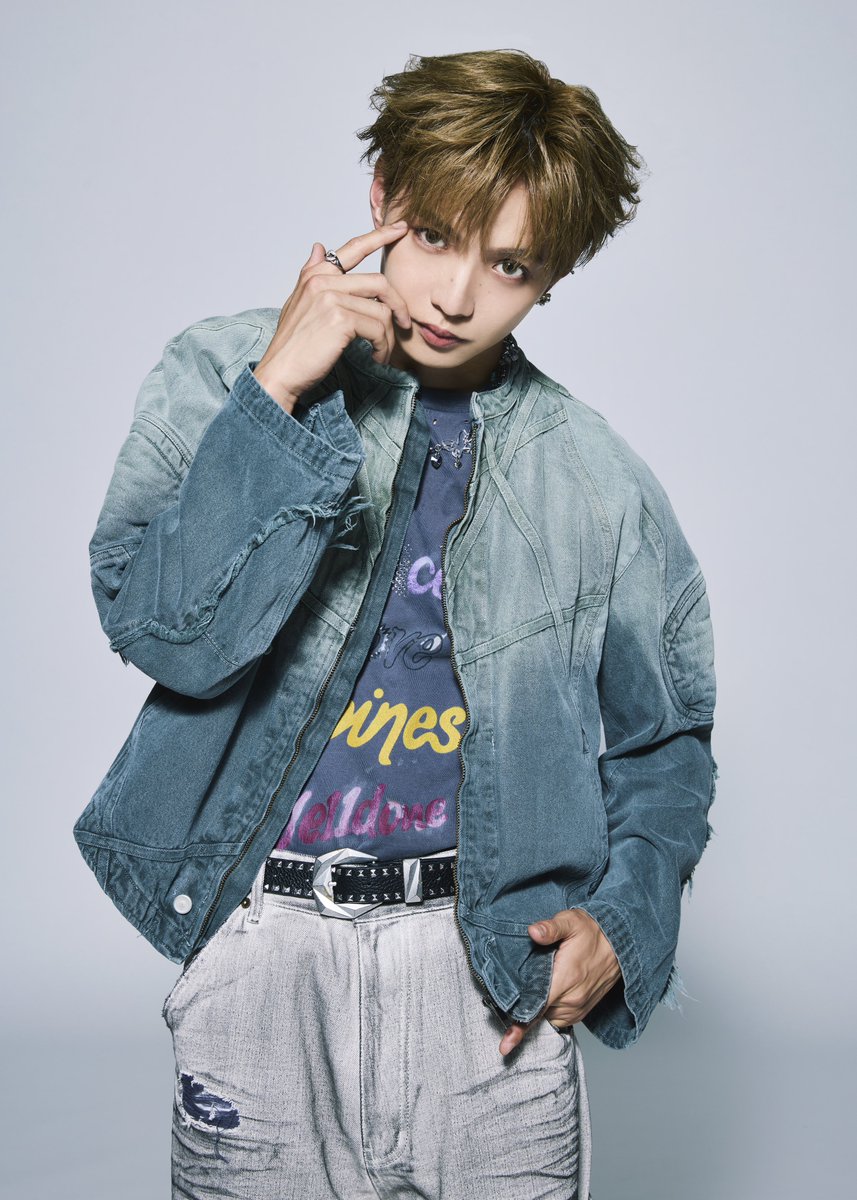EXILE 佐藤大樹 ツアーTシャツ STAR OF WISH ビッグガシャポン GYmoxcXasAM-zex.jpg