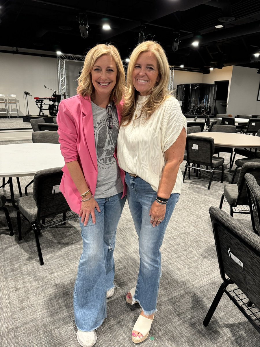 amyruthpetersen's tweet photo. Ministry wives are the BEST of the BEST! 👊🏻 what an absolute JOY to spend the weekend together!!!! ❤️ You are so dear. @rachellovingood for shifting your plans to beat Helene and get to Oklahoma!! God moved is such sweet ways through you. Thank you for loving Jesus ❤️ https://t.co/wYkEk6Mwij