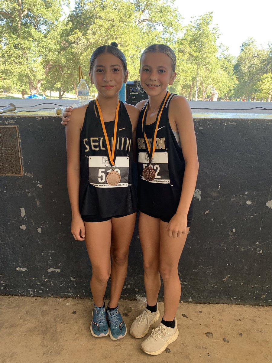 MsFloresUSHist's tweet image. So proud of these athletes! Today we competed at Starcke Park and brought home a few metals. Coach Cross Country has been so rewarding with these kids! ๐โโ๏ธ ๐โโ๏ธ