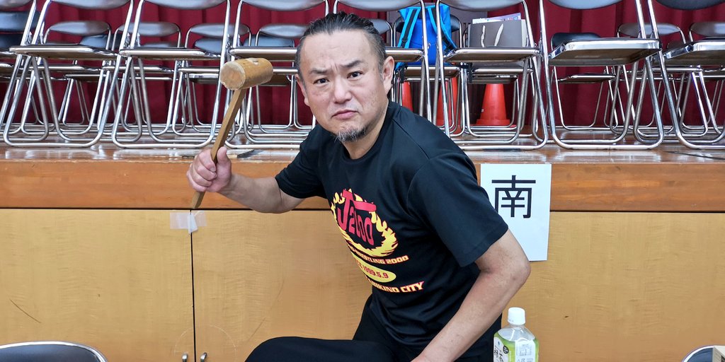 mouko_bsd's tweet photo. 2024.9.22(日) 観戦記念撮影集
栗栖ジム出身者の土居リングアナ🎤
チャンピオンベルトの展示も撮ってみました🤗🏆
#天美我堂公民館
#エナジャイズプロレス
#流浪のリングアナ
#栗栖ジム
#J2000 https://t.co/0vJzi7Xcu9