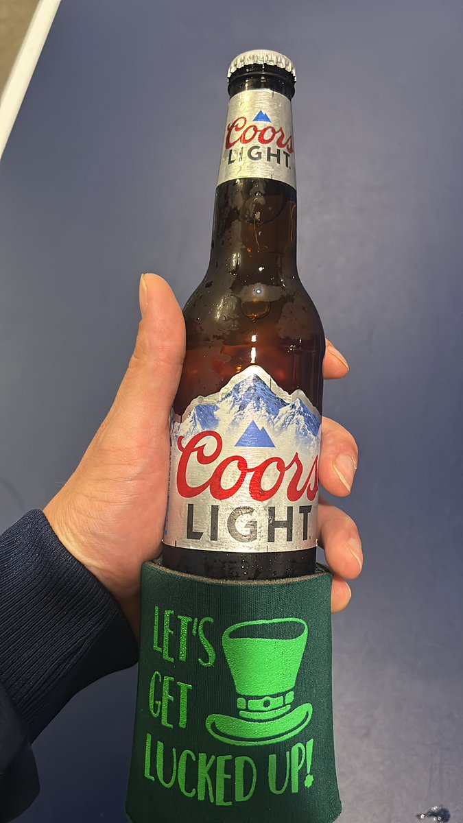 5Cunna's tweet photo. Are the mountains blue, Captain? https://t.co/NJfwXcwkHo