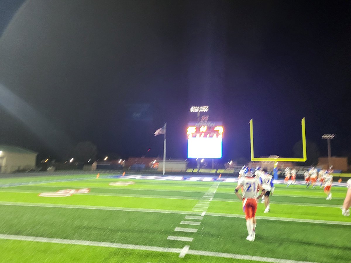 BellCatMHS's tweet image. Super Quick Artesians go to 6-0 with the 20-13 win over Whiteland at Siderewicz Field!  Homecoming next week! @ericbowlen @ArtesiansUnited @MSDMartinsville @ArtesianNation @ArtesianCheer @artieredblue @Martinsville_FB @ArtesianQBClub