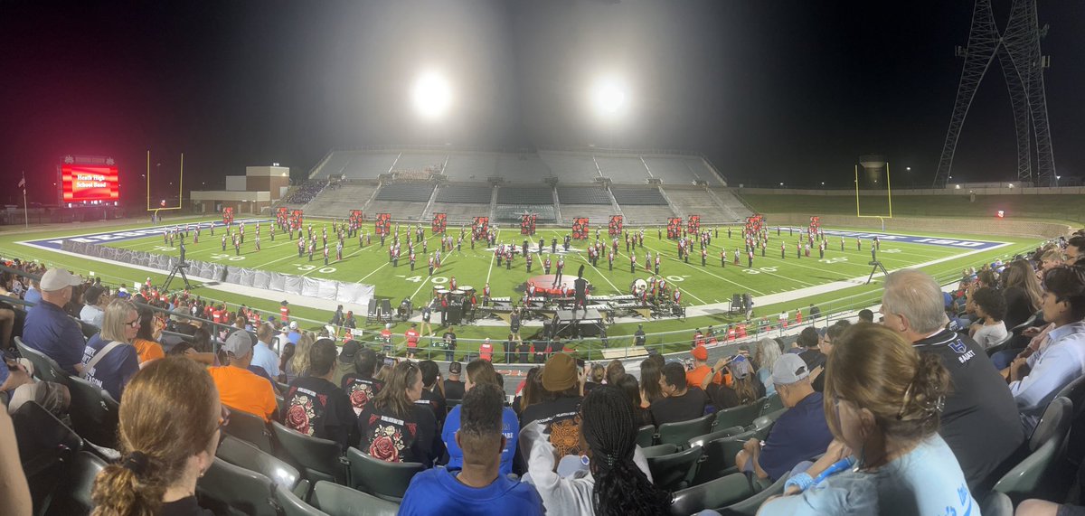 risdfinearts's tweet photo. Incredible performance by the Heath band tonight at the Mesquite Marching Contest! ⁦@rockwallschools⁩ ⁦@SecondaryRISD⁩ ⁦@RHHSHawks⁩ ⁦@HeathHawkBand⁩ https://t.co/zw7VLKy2fF