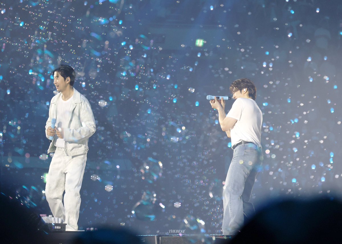 yspak0113's tweet photo. ๊ทธ์ฌ์ธ2...
๋ฌด๋์์ ๋์ก์๋ด๋ผํ๋ค๊ฐ ๊ฐ์๊ธฐ
๋ง์ดํฌ๋ก ํ ์ฐ๋ ๋์...๐คญ๐ฉต
20240928 #god #์ง์ค๋ #๋นต์ฝ #CHAPTERO #๋ฐ์คํ #์ค๊ณ์ #์๋ฐ๋ #์ํธ์ #๊นํ์ฐ https://t.co/KdH3aAj6PS