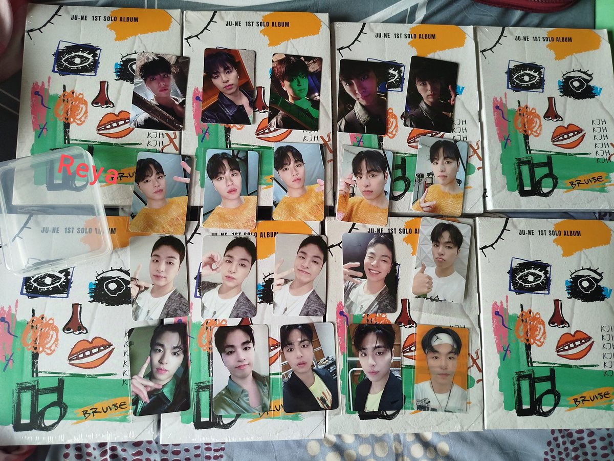 RIkonics2's tweet photo. Tadaaaaa! Ang hirap mo kasing  pauwiin pag group album, kaya ito iwan q na lng f d q pa mabubuo pcs mo Juneya! Thank u so much @8ight_Kshop ang bait at understanding nyo po sa mga kapritso q! Hahaha... Tnx po sa JP pc.. ❤️😘

#JU_NE #JUNHOE #iKON @JUNE_GOZARU_JP @iKONIC_143 https://t.co/vpFTyUx7aj