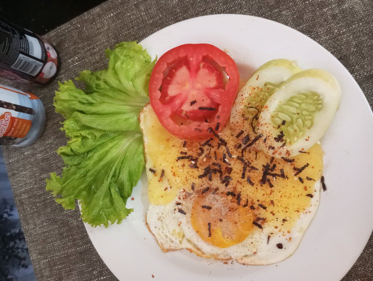 NPingitz's tweet image. Isi libur mu dengan kegiatan bermanfaat 
.
Mari sarapan 

#telor
#mozarella