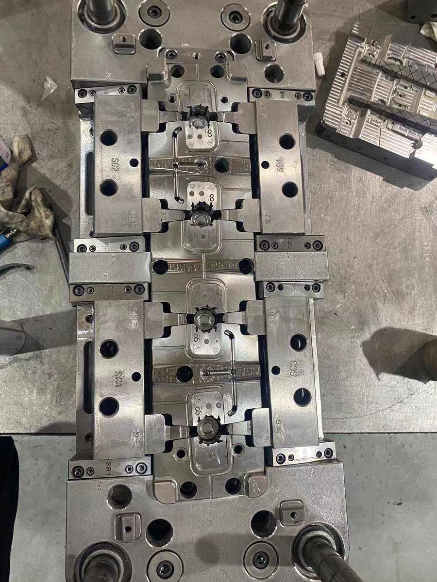 ImmetechLtd's tweet photo. #Porsche Automotive Parts🚗 🛠️Boost your production with molds designed for excellence and reliability. Let's rev up your automotive solutions!🚀

#Immetech #PlasticMold #InjectionMolding #Precision #Mold #Mould #Tool #MoldMaking #AutomotiveMold #AutomotiveInterior #Engineering https://t.co/R3FDSyCQLY