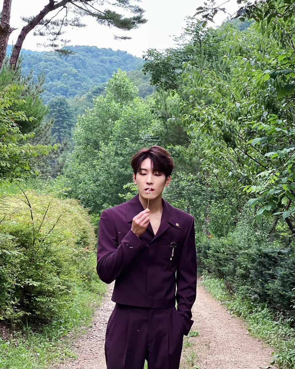 wonwooszone's tweet photo. 210929 everyone_woo ig post #원우

😙💨 https://t.co/uA1hTJ3JCg