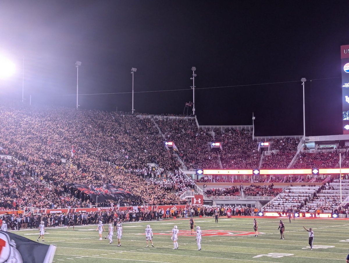 BevanWeed's tweet image. Muss absolutely packed at kickoff. Night games hit differently. #GoUtes #Muss
