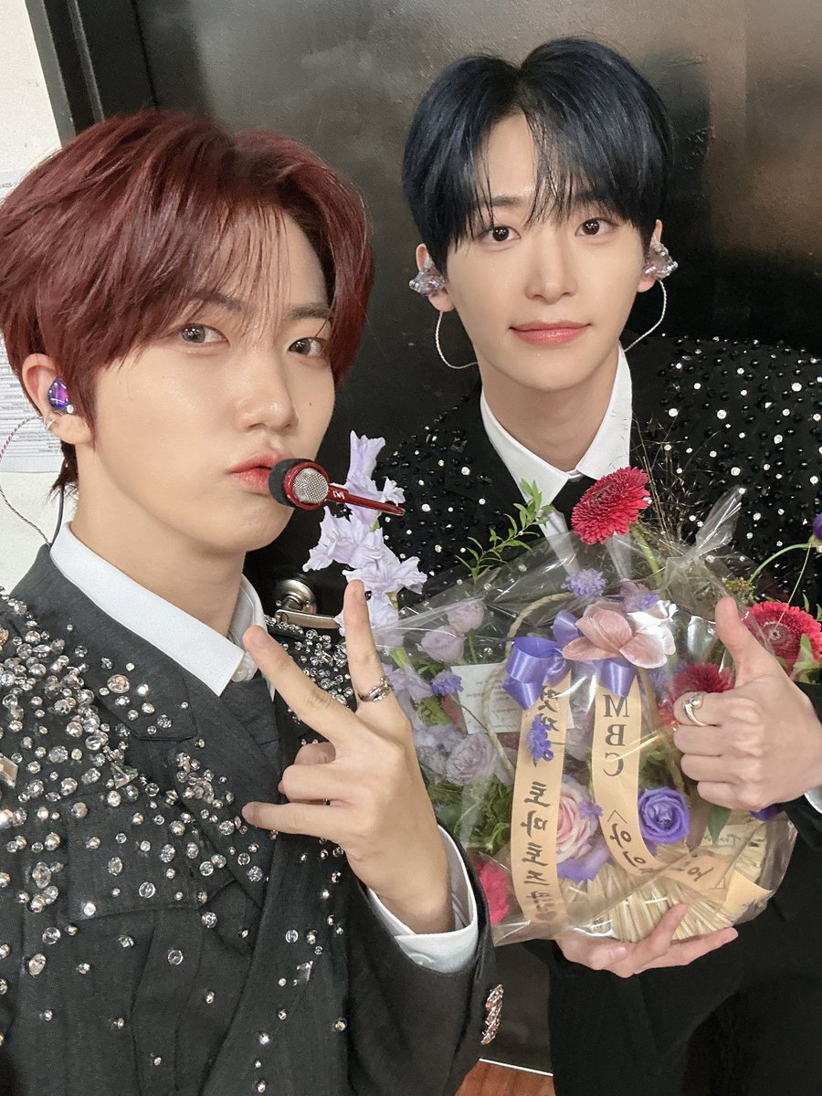 CRAVITY_twt's tweet image. 함디 모디 오늘도 화이팅하겠습니다!!!😚😚 
@idolradiokorea
#원진 #정모 #아이돌라디오
#BEYOND_YOUR_MEMORIES