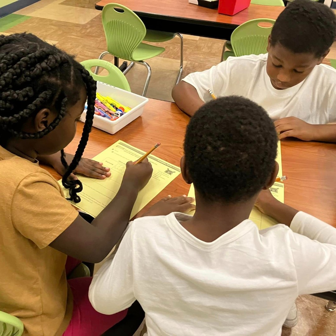 WacoISD's tweet photo. BUILDING TEAMWORK! During small group learning at J.H. Hines Elementary School, students engage in collaborative discussions and share meaningful ideas which fosters essential social and communication skills and enables students to learn from one another. #LeadForResults https://t.co/o17bBTEU95