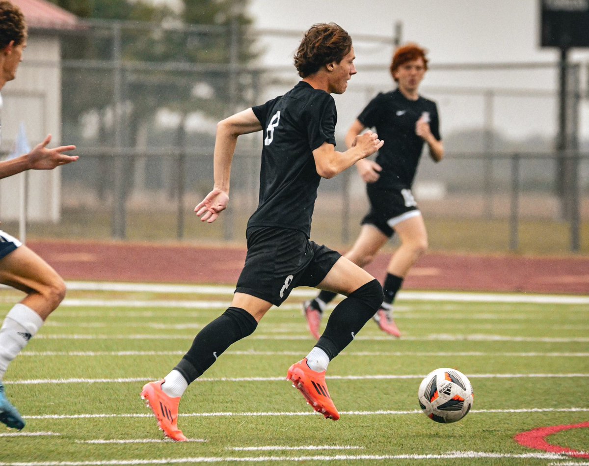 AlderAthletics's tweet photo. Boys Soccer @AlderBSoccer grinded out an impressive 1-0 win today scoring in the 72nd minute to break the tie and seal the win versus a tough Grandview Heights team. The boys move to 11-1 on the year. The boys play again Mon. Sept. 30 on the road at Shawnee in CBC play. @AlderHS https://t.co/uLtWFM2BBA