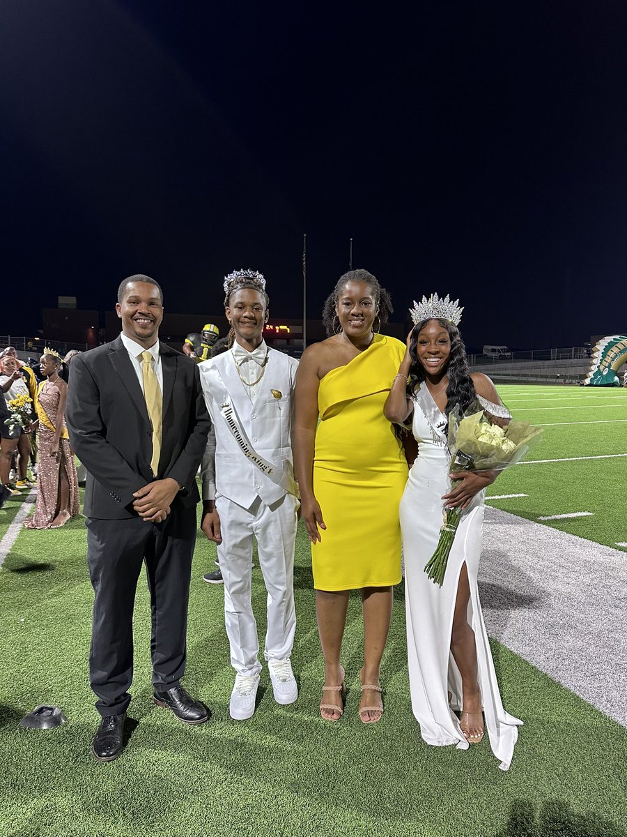 Dr. Sanders- Principal TMHS💛🖤 tweet media