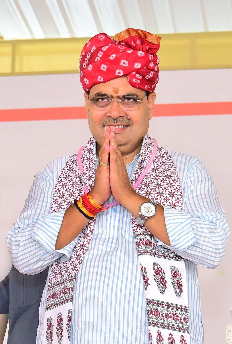 पैरामेडिकल जान जोख़िम मैं डालकर अकाल के ग्रास बने:_ कोविड 19 में
राज्यकर्मचारियों के लिए #वेतनसुधार  हेतु होने वाली मुख्यमंत्री कैबिनेट मीटिंग मैं #पैरामेडिकल_सँवर्ग 🔬💉की मुख्यमांग 
✅ग्रेडपे4200 
✅मेस1200
✅जोखिम भत्ता:-बेसिक का 25% 
✅प्रमोशन 2,2,5 वर्ष पर
 <a href="/BhajanlalBjp/">Bhajanlal Sharma</a>