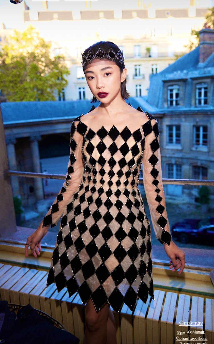 Amie_Hann's tweet photo. Mirror mirror  on the wall! The Filipina Barbie na mandirigma.. ;))

MAYMAY PARIS FASHION WEEK DEBUT

PhanHuyAtPFW WithMAYMAY

#ModelMAYMAYBackAtRunway

@maymayentrata07
@EntrataLorna https://t.co/Iye1Tnt18g