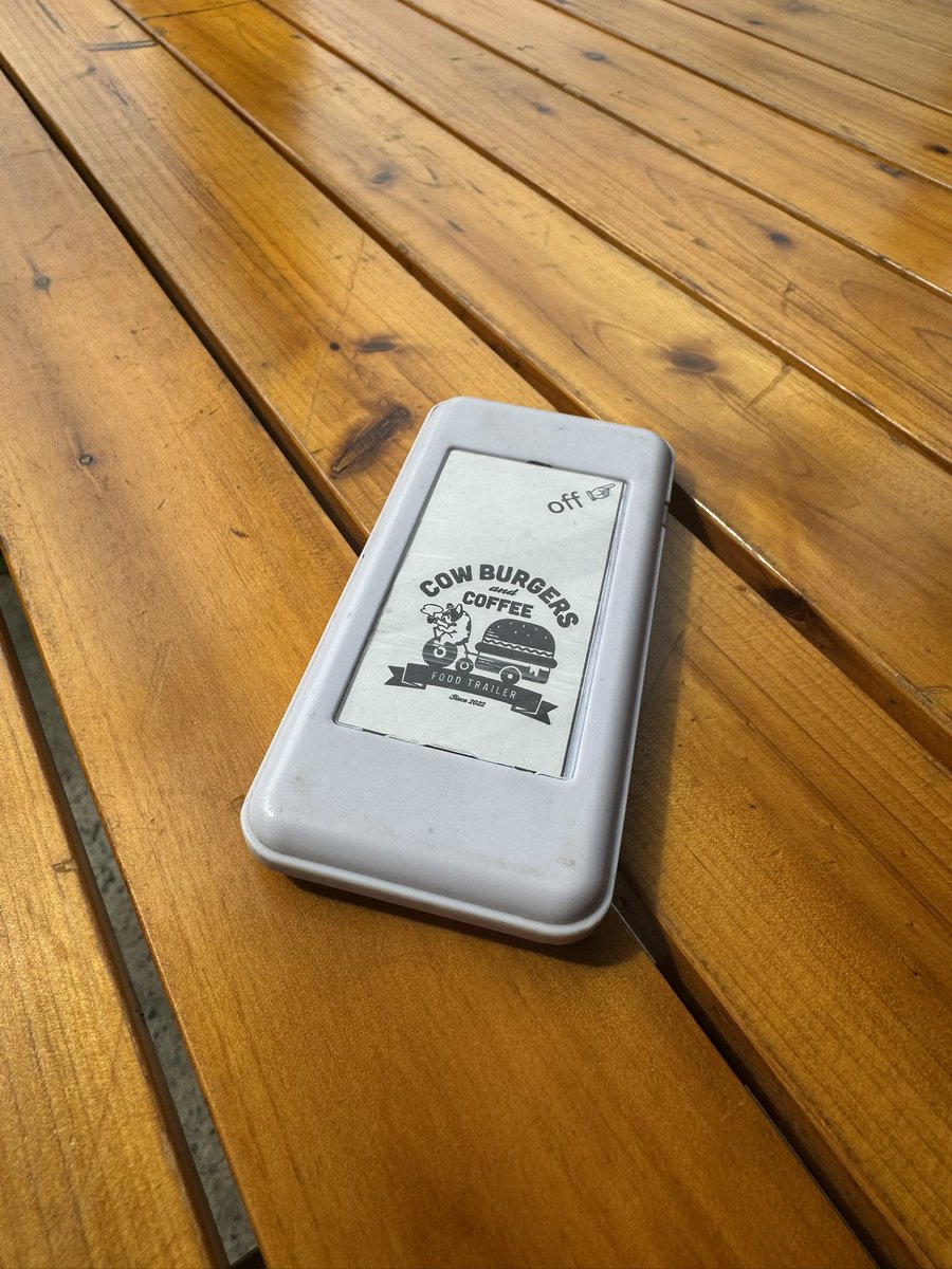 のんびり☺️

#福島市
#cowburgers 
#ハンバーガー
#野外で食べれる