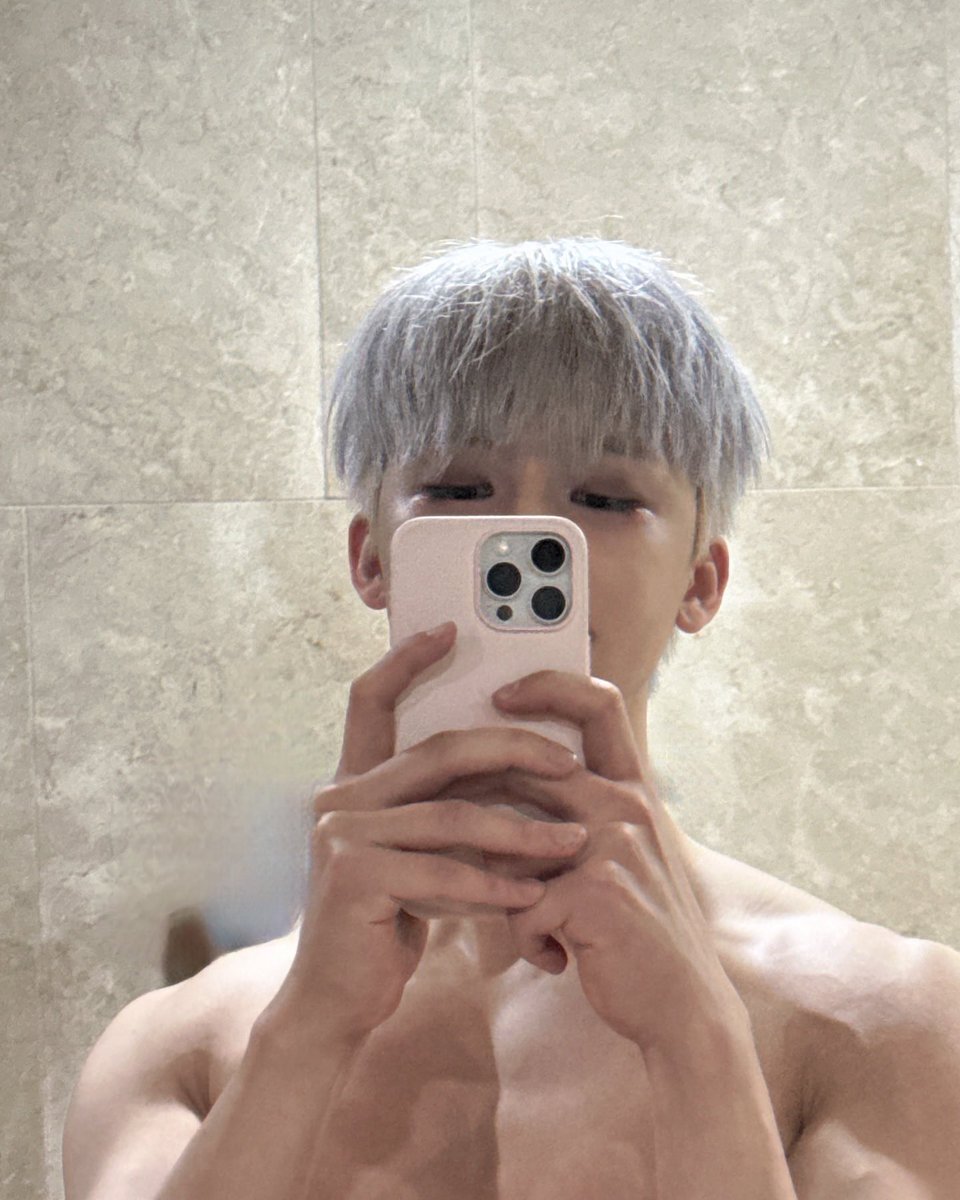 jamong1323's tweet image. 왓더