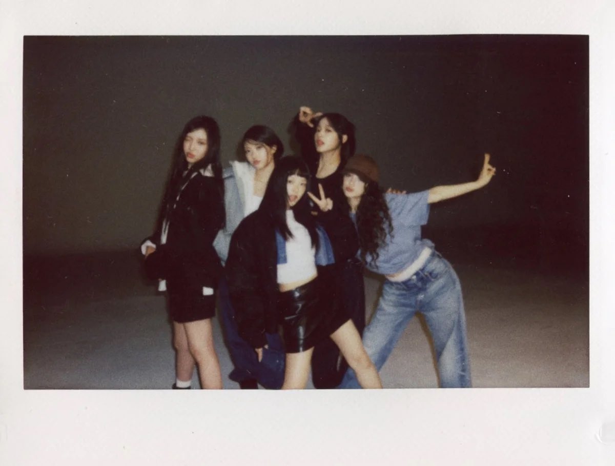 modani_st's tweet photo. Calvin Klein SPUR 독점포토 #다니엘 #DANIELLE https://t.co/s7pron9shz