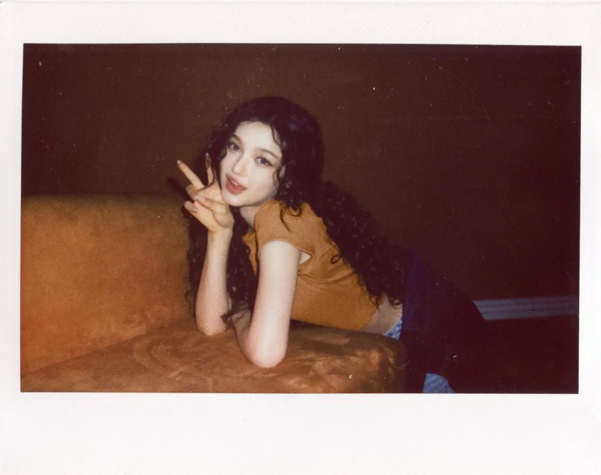 modani_st's tweet photo. Calvin Klein SPUR 독점포토 #다니엘 #DANIELLE https://t.co/s7pron9shz