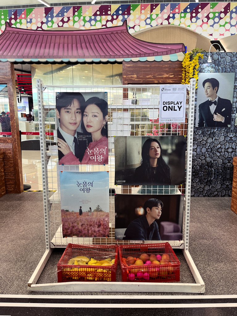 PULPSpaces's tweet photo. Swing by at the 3F South Entertainment Mall before 9PM today and treat yourself to some of the most special items! 🛍️✨ 

#PULPSpacesPopUpMarket2024
#MiniMall #QueenofTears #LovelyRunner #DemonSlayer #KPop https://t.co/8I3u9KsnI4