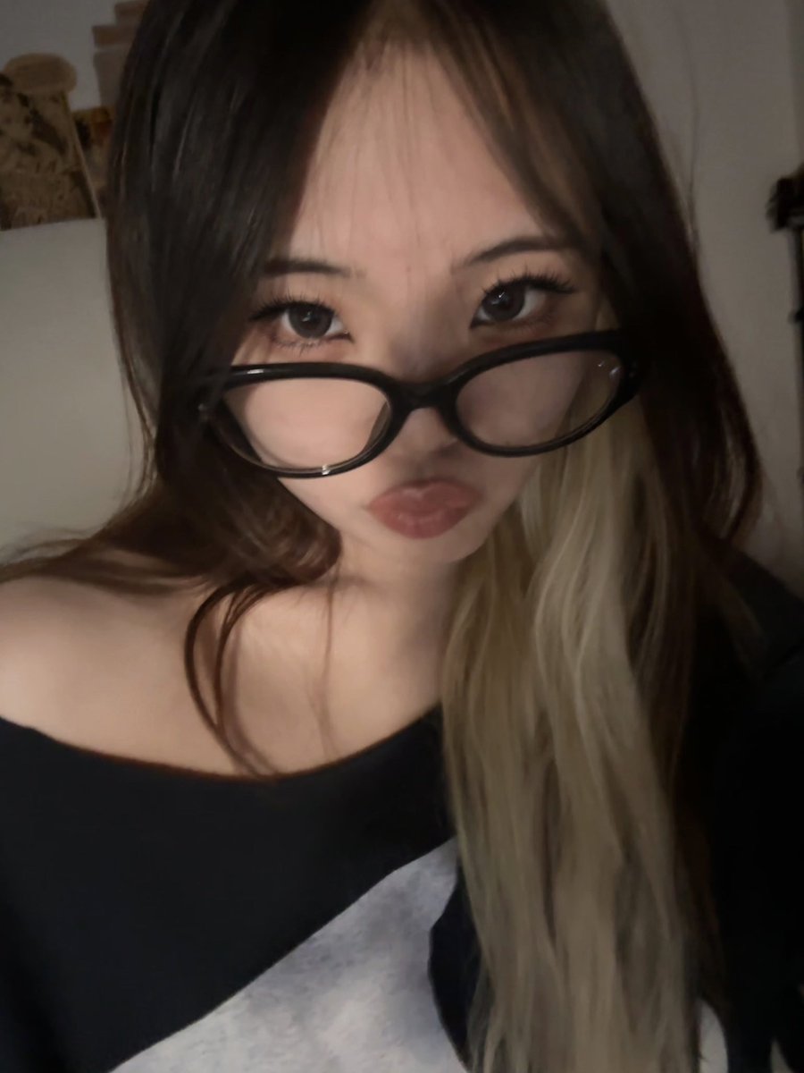 mira 🥀 tweet media