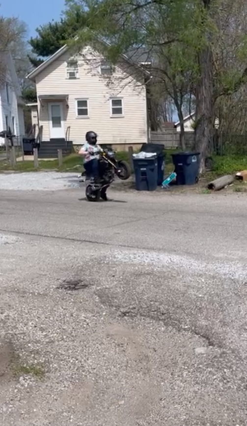 PlayMyBikeLife tweet media