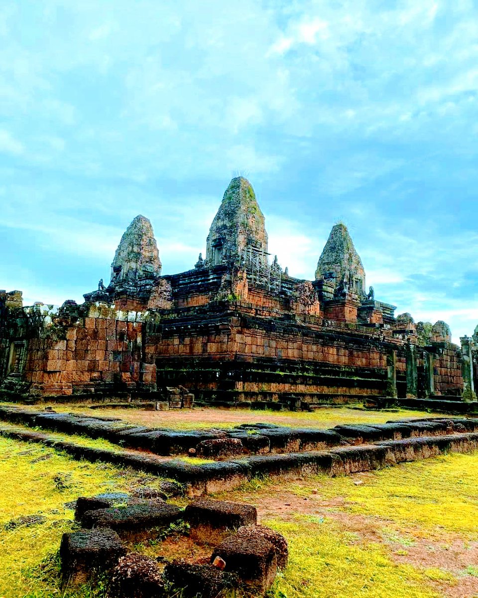 la_lune_66's tweet photo. ប្រាសាទប្រែរូប 🇰🇭🇰🇭🇰🇭
📷 Respect To The Owners Of The Photo 
#cambodia #khmer #siemreap #prerup #khmerempire #khmerculture #khmercultureheritage #amazing #unique #wonder https://t.co/V2auxYJFjd
