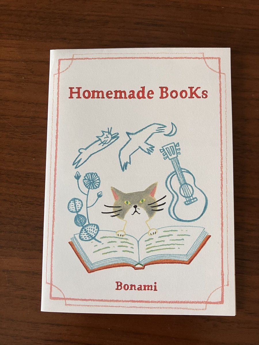gin_musubi's tweet photo. 図書館で気になって借りてみた。
活版印刷の奥深いあれこれを知ることができて楽しい。
で、思い出して久しぶりに手にとってみたらやっぱり懐かしくて温かいHome made books
おーい、蕾のつぼちゃん聞こえるか〜い！

#bonami
#真鶴
#活版印刷三日月堂
#ほしおさなえ https://t.co/BAftUAizIh