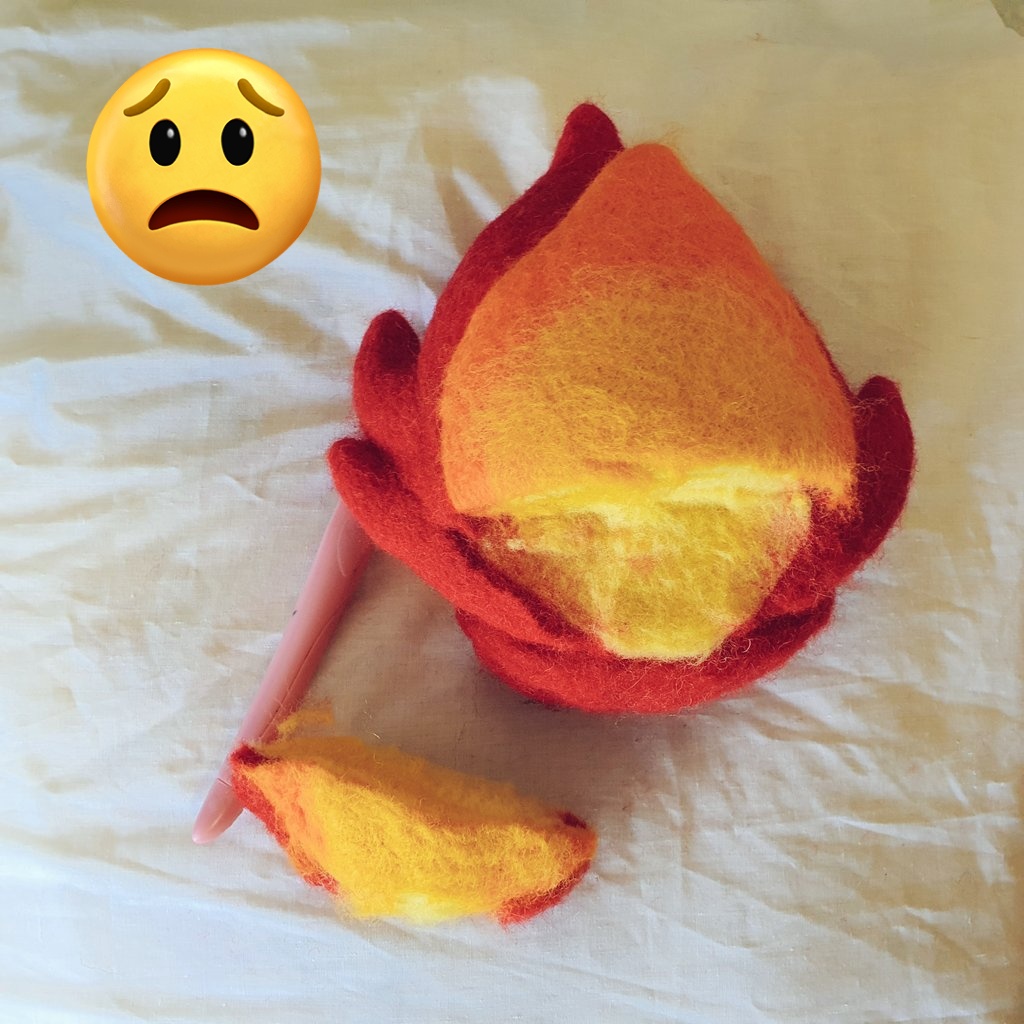 iles_art's tweet photo. Some more work in progress (and destruction!) photos of Calcifer for @DesertBus 
Sometimes it's 1 step forwards 2 steps back! Good job needle felting is so forgiving 😊
#calcifer #howlsmovingcastle #db2024 #needlefelting https://t.co/nzFaDC7CLP