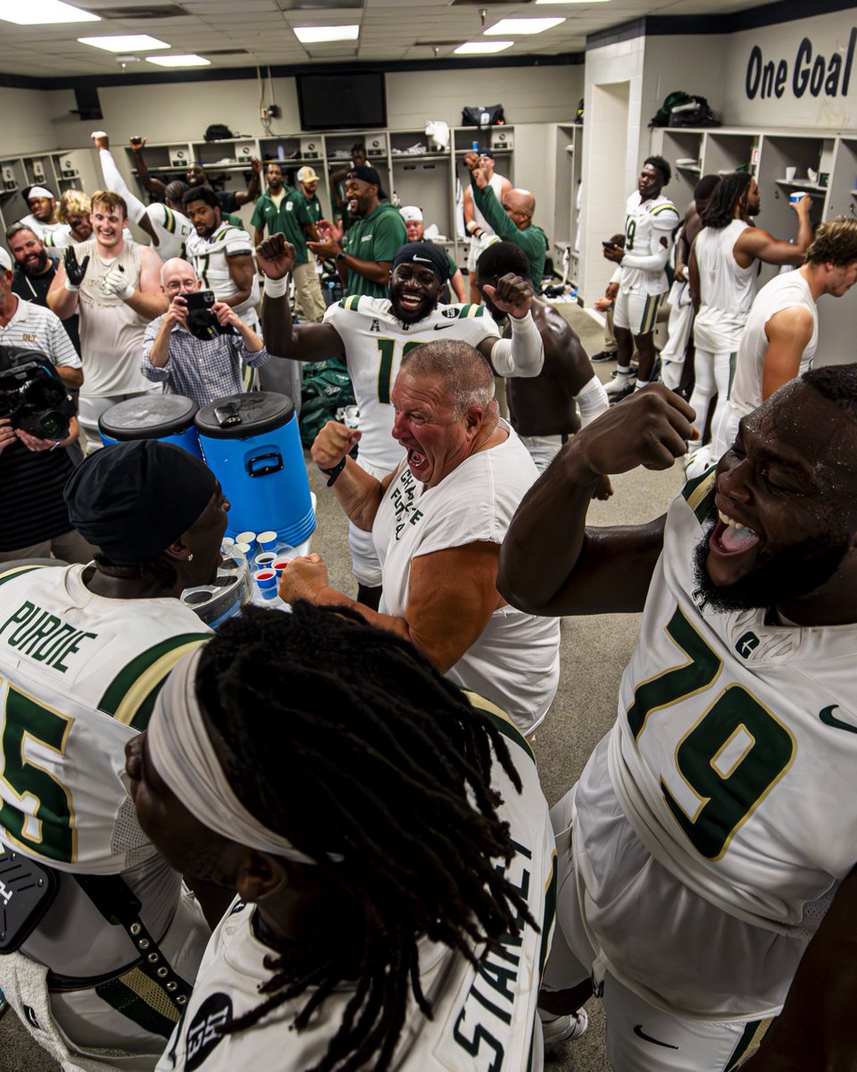 CharlotteFTBL's tweet photo. What a feelin’! 🤙

#GoldStandard⛏️ https://t.co/PisJZudF8C