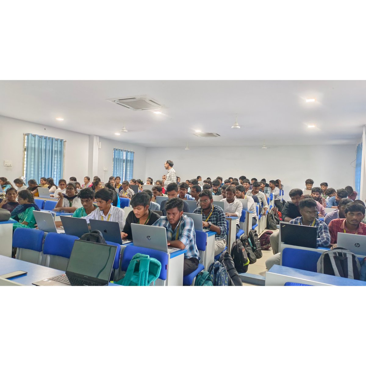 crewsphere12059's tweet photo. 🌐 We successfully conducted an ICP Developer Workshop on 26th September 2024, where enthusiastic students got hands-on experience with Internet Computer Protocol (ICP). 
 A huge thanks to everyone who attended and made the event a success!

#ICP #Blockchain #Web3 #SankalpTour https://t.co/dzNiJLbcgF
