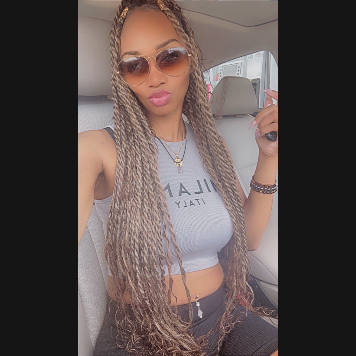 Nurture yourself and pour self love ❤️ into you first!! Only you are in control of what you allow into your energy and space 🌙🌕💗✨💫