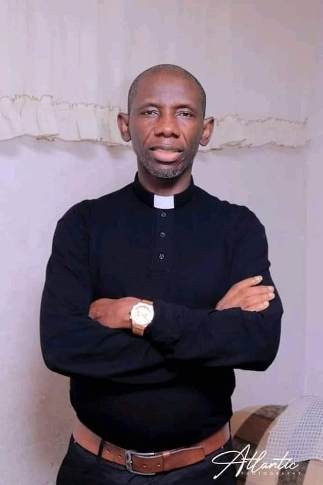 Ce matin, prie :
Seigneur, donne-moi d'aimer mes frères 
Au lieu de leur faire la guerre 
Je suis Ton enfant 
Apprends-moi à être tolérant 
Tu es le Puissant Créateur du Vent 
Et nul ne peut T'enfermer dans son carcan