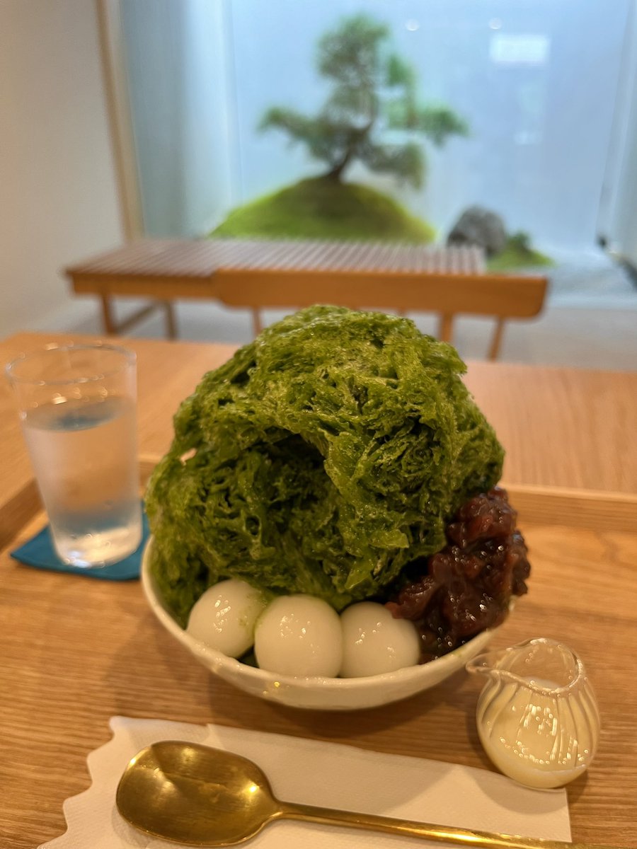 pangono_ayumi's tweet photo. WAGASHI UCHU
かき氷食べ納め&羊羹と抹茶
美味しかったー
大満喫
#茶好連
#madeinkyoto
#京都の和菓子 https://t.co/R10QvAlpwr