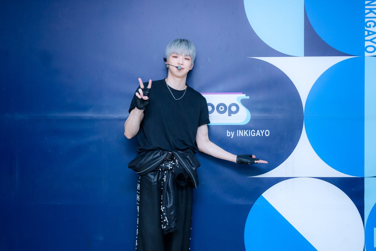 kpop_sbs's tweet photo. [👔] 240929 #착장인가

잠시 후 오후 3시 40분!
#인기가요 에서 만나요❤

#KANG_DANIEL #강다니엘 #Electric_Shock @kd_officialx https://t.co/61GUx3YycS