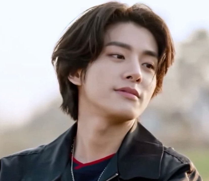 he’s gorgeous #JAKE #엔하이픈_제이크