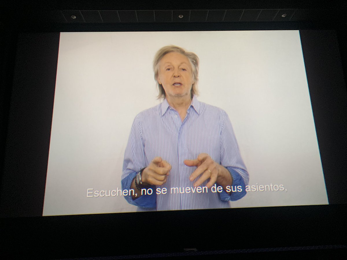 Ferdeleon82's tweet image. Ver en el cine la magia que @PaulMcCartney hacía en el estudio de grabación… un lujo!! #OneHandClapping