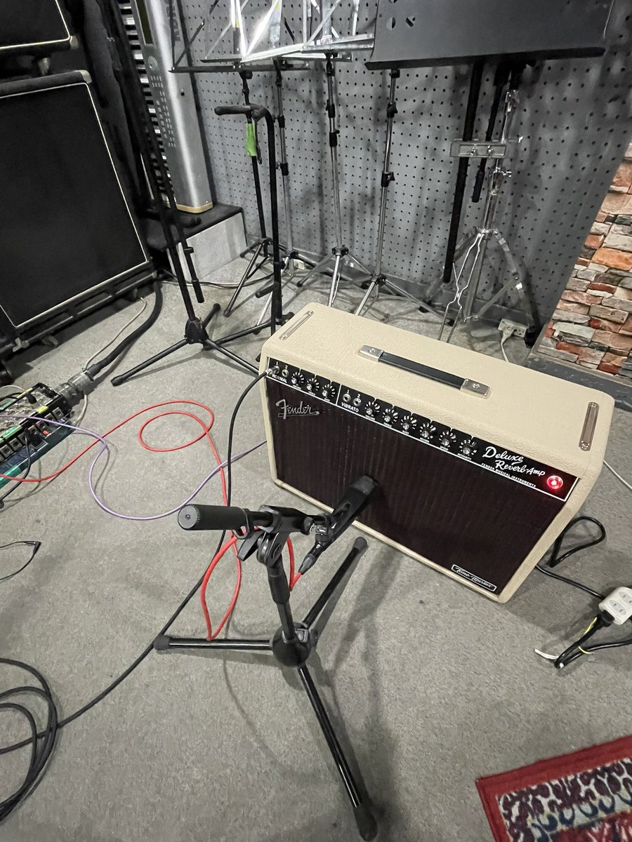 TTG_1005's tweet photo. レコーディングでした！
いいテイクが録れました✨

Ryo

#GLOW
#band
#guitar
#recording
#fender
#jazzmaster https://t.co/rD27bMsr9u