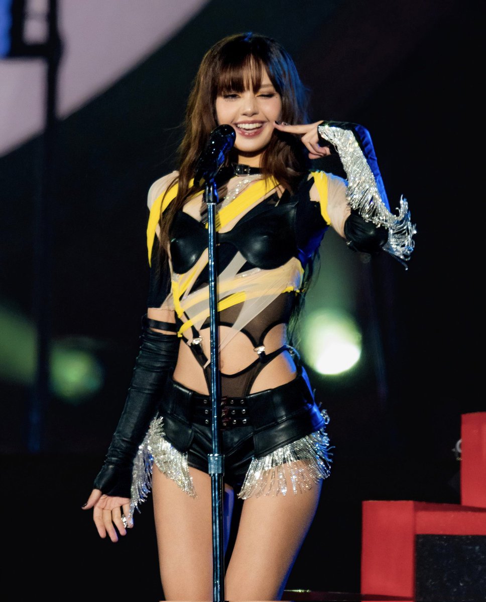 Y2KPopCulture's tweet photo. Lisa at Global Citizen Festival, 2024 https://t.co/aeCfRlVtQw